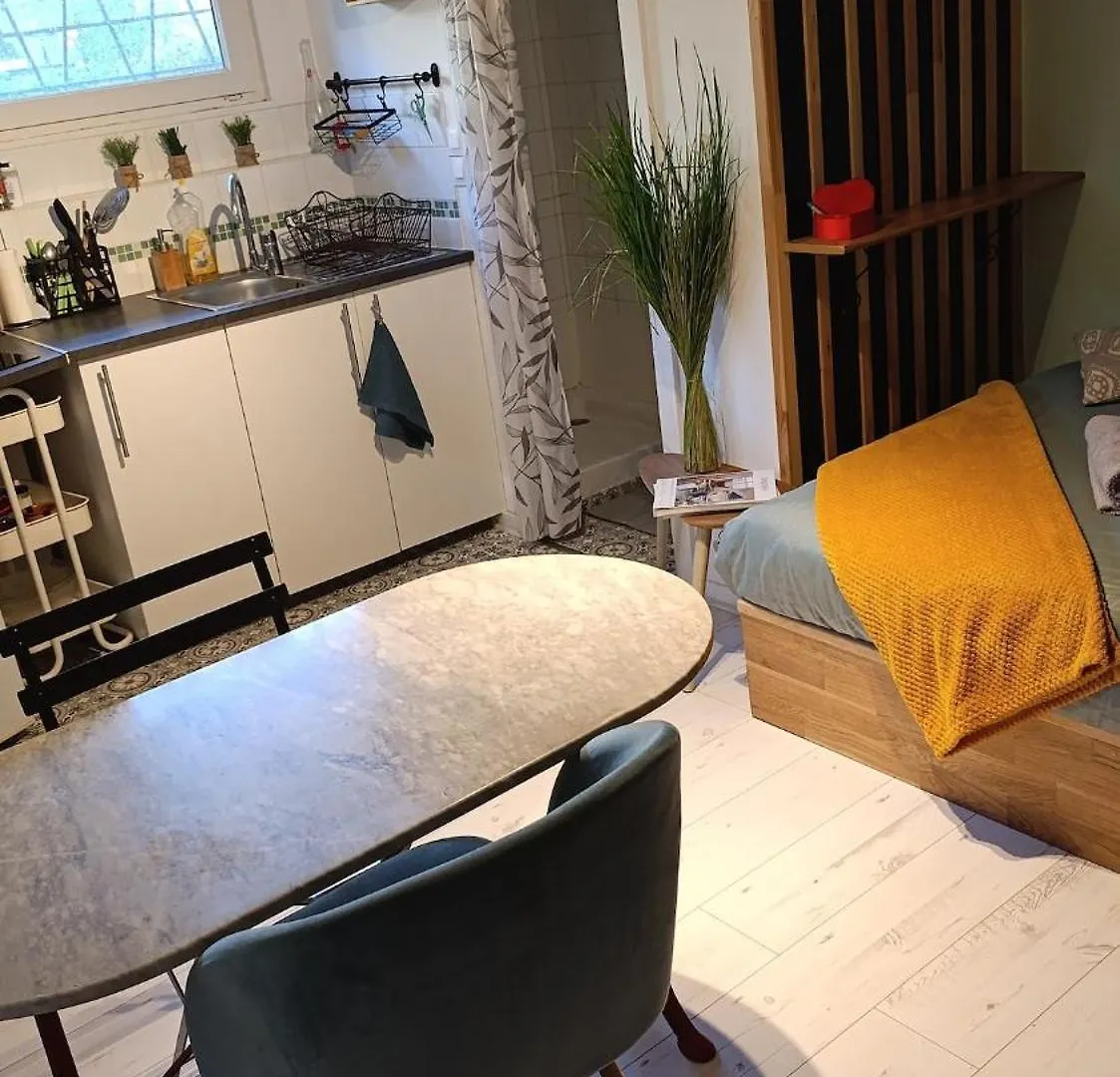 Studio In Fresnes Fresnes  Fresnes (Val-de-Marne)