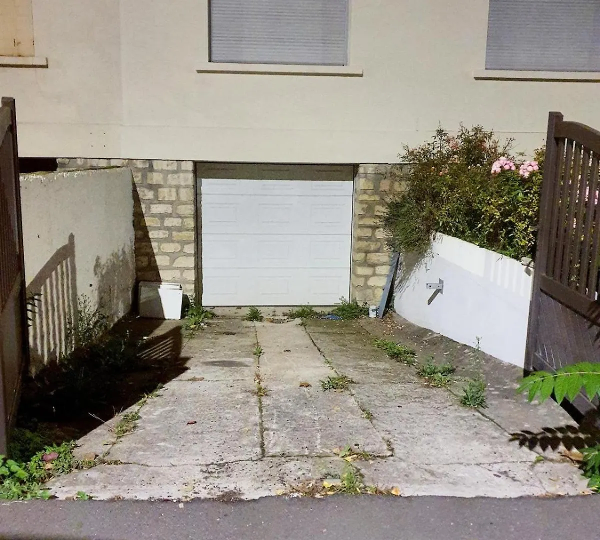 Apartment Studio In Fresnes Fresnes